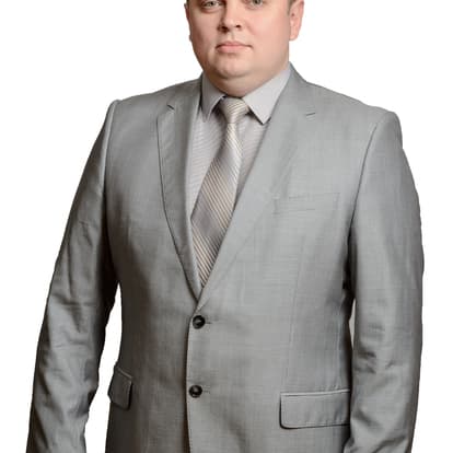 Роман Минив
