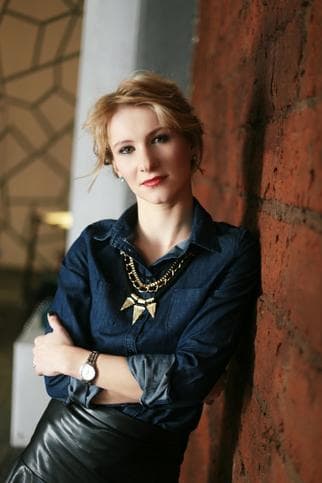 Юля Никонова