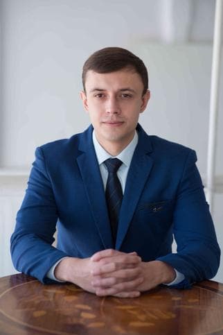 Илья Варков