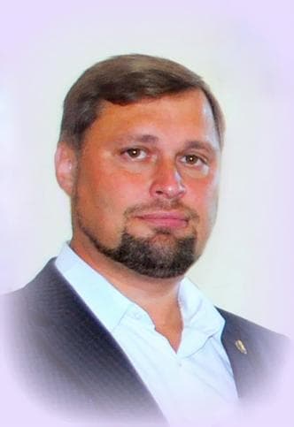 Илья Семенов