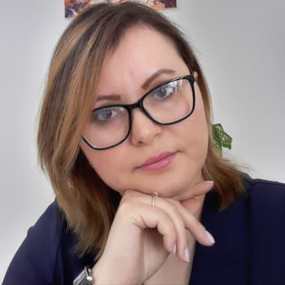 Алена Омурбекова