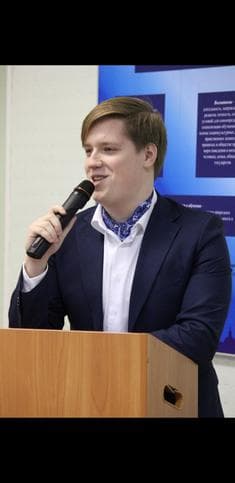Владислав Яковлев
