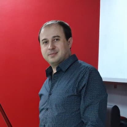 Роман Котов