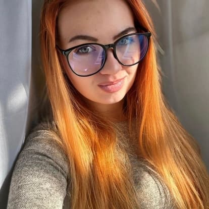 Нелли Попова