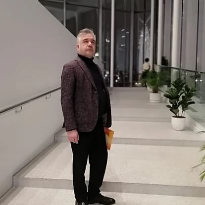 Аркадий Емельянов