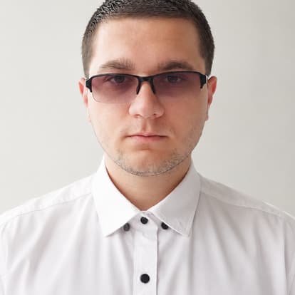 Максим Серегин